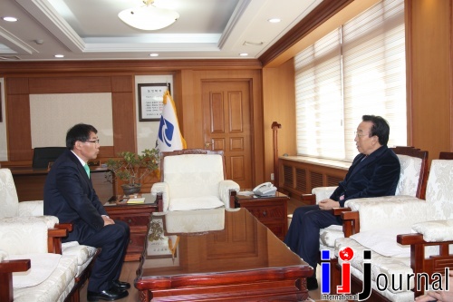 최영래 대구경북지방병무청장, 김관용 경상북도지사 만나 업무 협조 요청